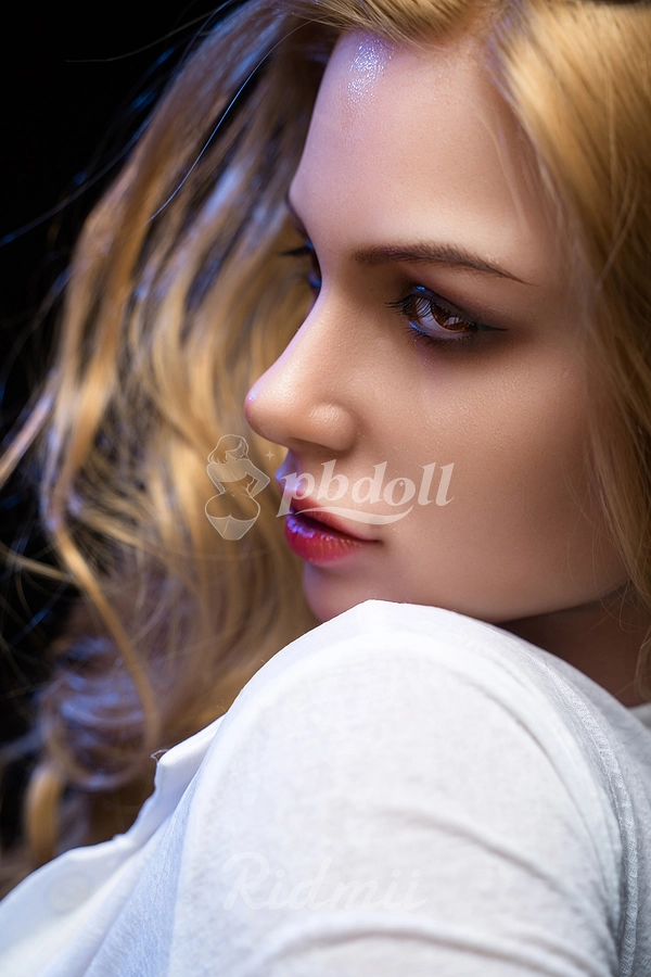 166cm G-Cup Hybrid Sex Doll – Soft Silicone Head & TPE Body, Blonde Waves & Red Lips | Ridmii Liza