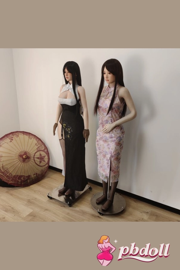 Sex doll support stand example