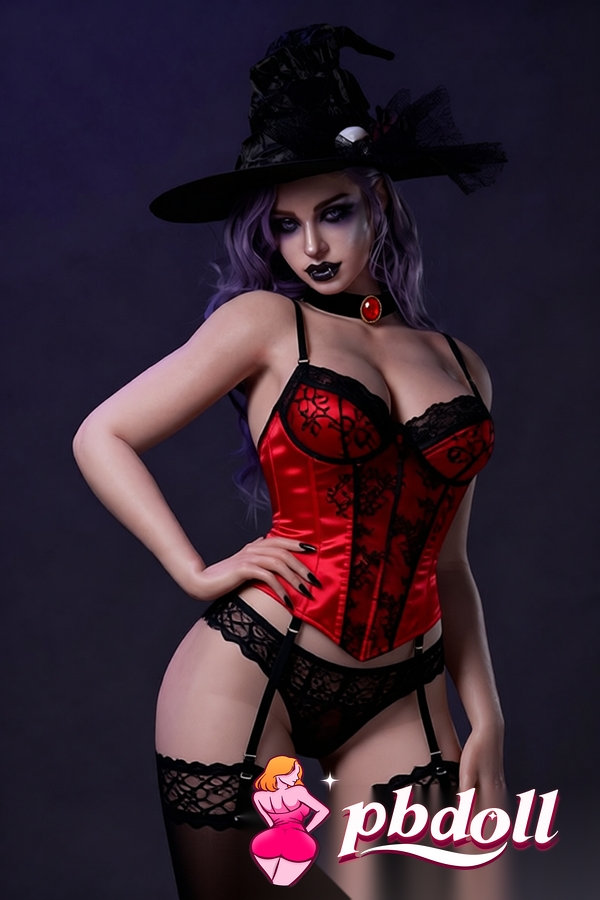 Elodie Halloween character styling