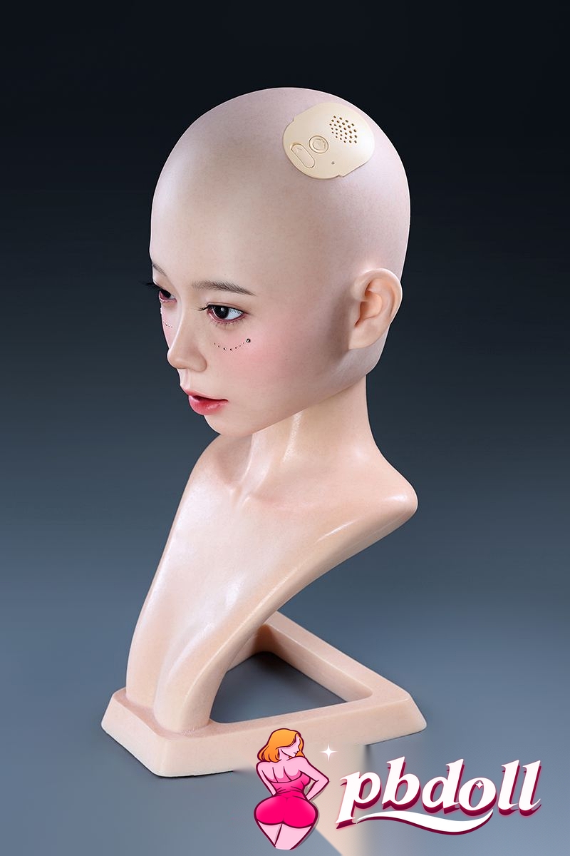 Tall display stand with alternate head styling